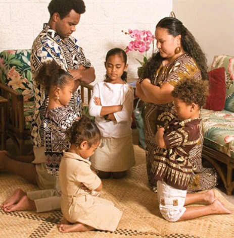 Protectoreazul's tweet photo. Oremos en agradecimiento por la estructura de la Familia en el Mundo. Gracias a los hombres y mujeres que se convirtieron en Padres, procrearon hijos y formaron Familias implantando la creación de la estructura de la Sociedad. La Familia es Familia y así es. Amén https://t.co/GXKdRtLZda