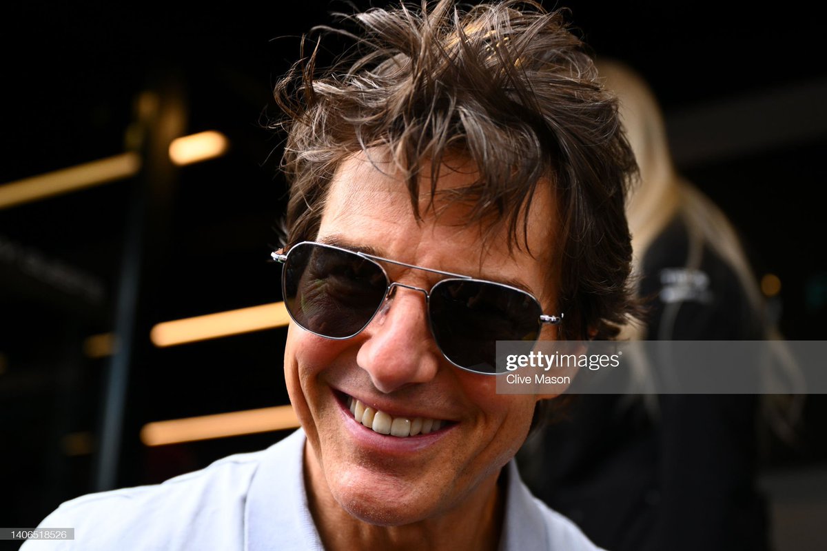 TomCruiseNavy's tweet image. No, you’re too cute 
#tomcruise #freetom