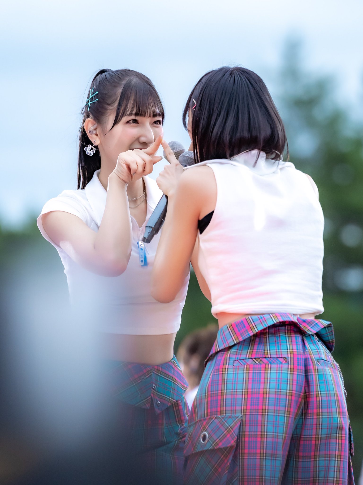 蟹沢萌子 イコノイジョイ2024衣装② 制服 ヨリチュウ直筆 まかろにはるまき على X: 