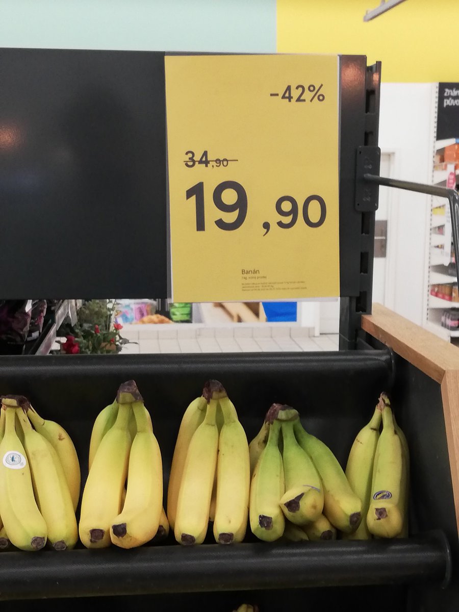 zdenek_kaplan's tweet image. Banány dovezené přes půlku světa více než 10x levnější než místní třešně. 🤔