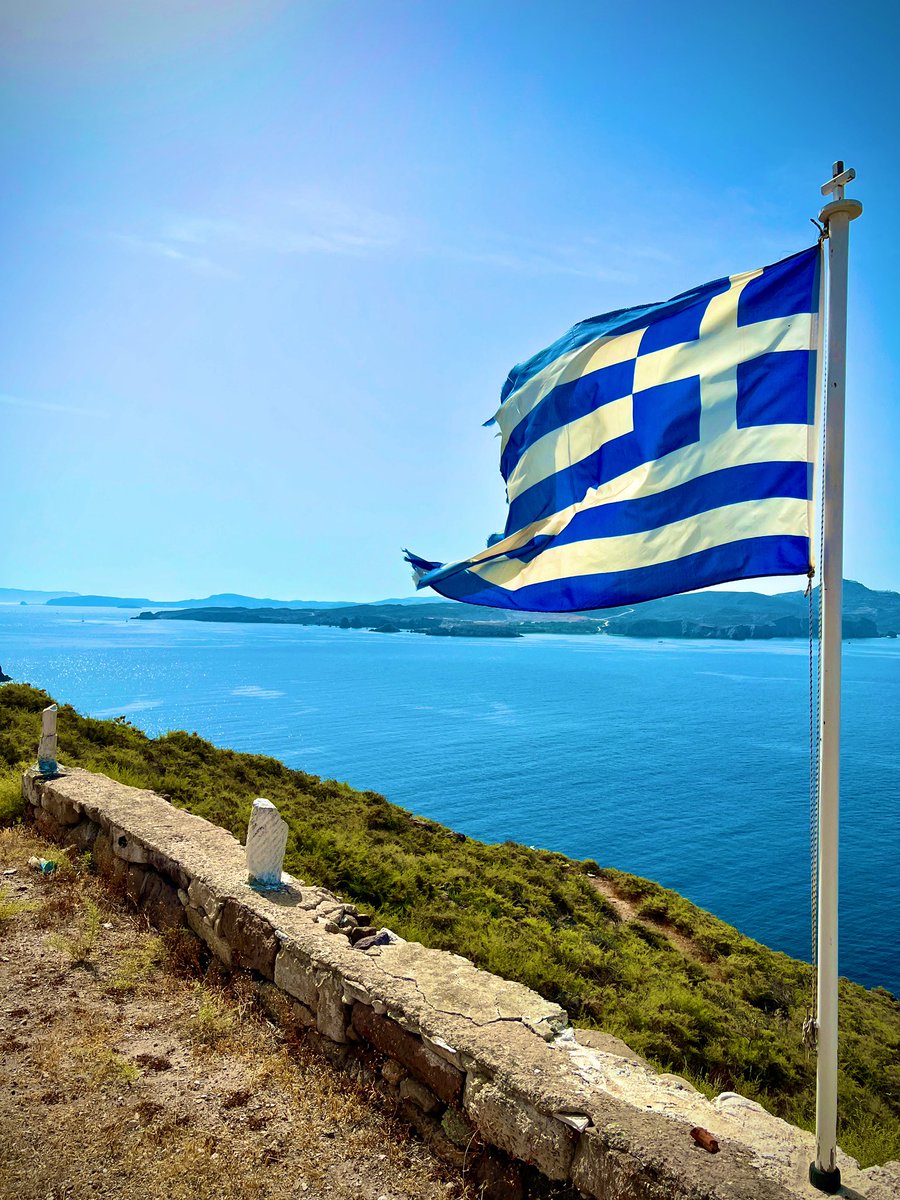 LevineRx's tweet photo. That means documenting everything from farmhouses to Medieval castles &amp; everything in between!

What will we find this year &amp; how will it change our understanding of life on Melos &amp; Kimolos? Follow along for more updates from #SCIP2022 &amp; we’ll see you on the islands!

7/7 🏝🇬🇷 https://t.co/UGaPAOv0zt