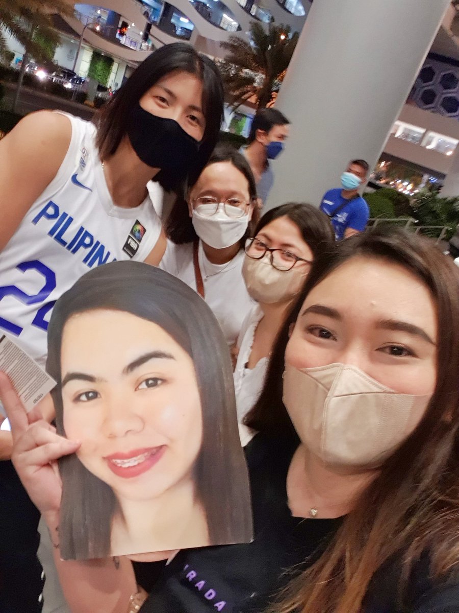 kkdwightfam's tweet photo. Yay! KKDwight Admins present at today's game 🥰 https://t.co/vqdvwZMisj