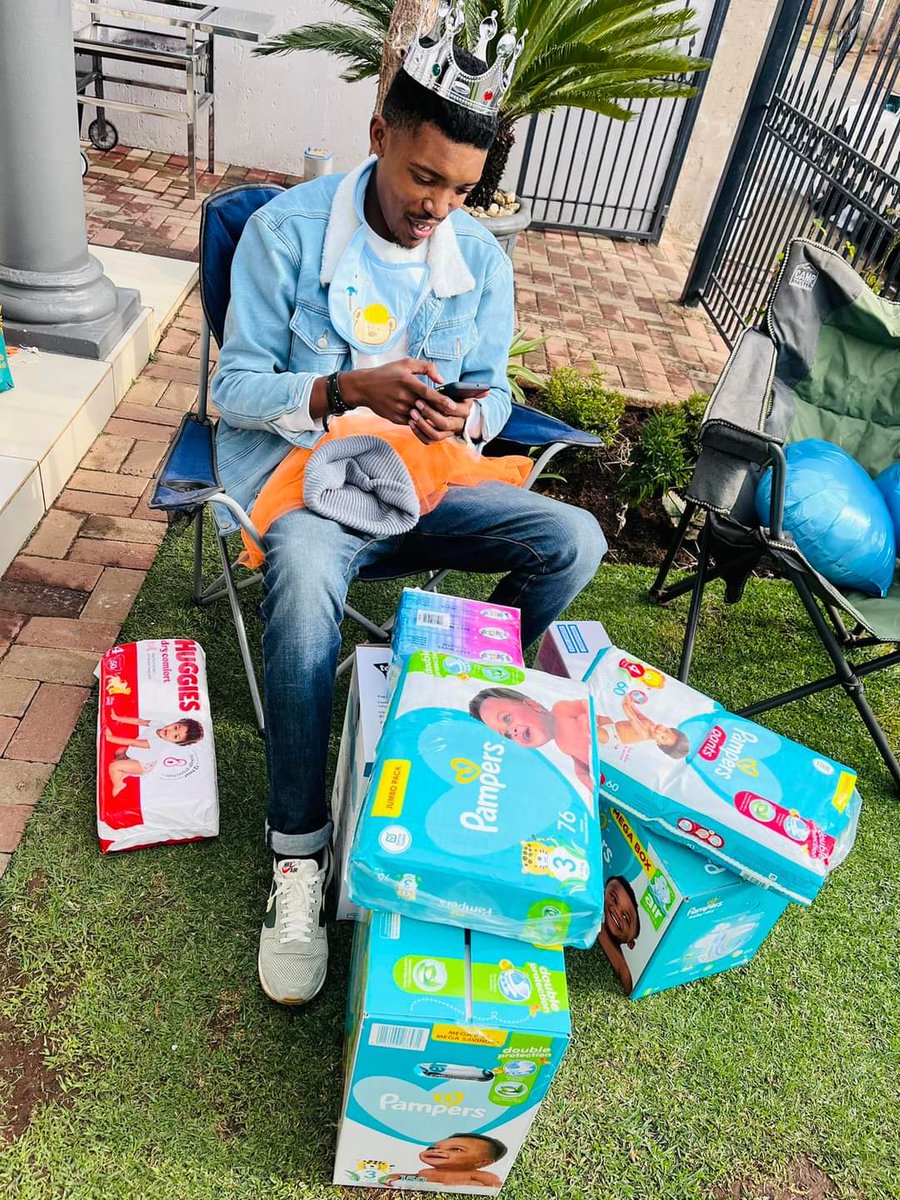Sibusis57144947's tweet photo. @CapitecBankSA #LiveBetterMoments celebrating a new baby boy https://t.co/DiKhI7G8RS