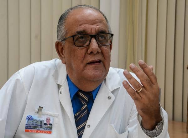 DrRobertoMOjeda's tweet photo. Lamentamos profundamente la partida física del Dr. Luis Curbelo Alfonso, quien por más de una década se desempeñó como director del Instituto de Oncología y Radiobiología. Sensible pérdida para la Salud Pública cubana. Nuestras condolencias a familiares y amigos. #Cuba https://t.co/tbzLTzVgI9