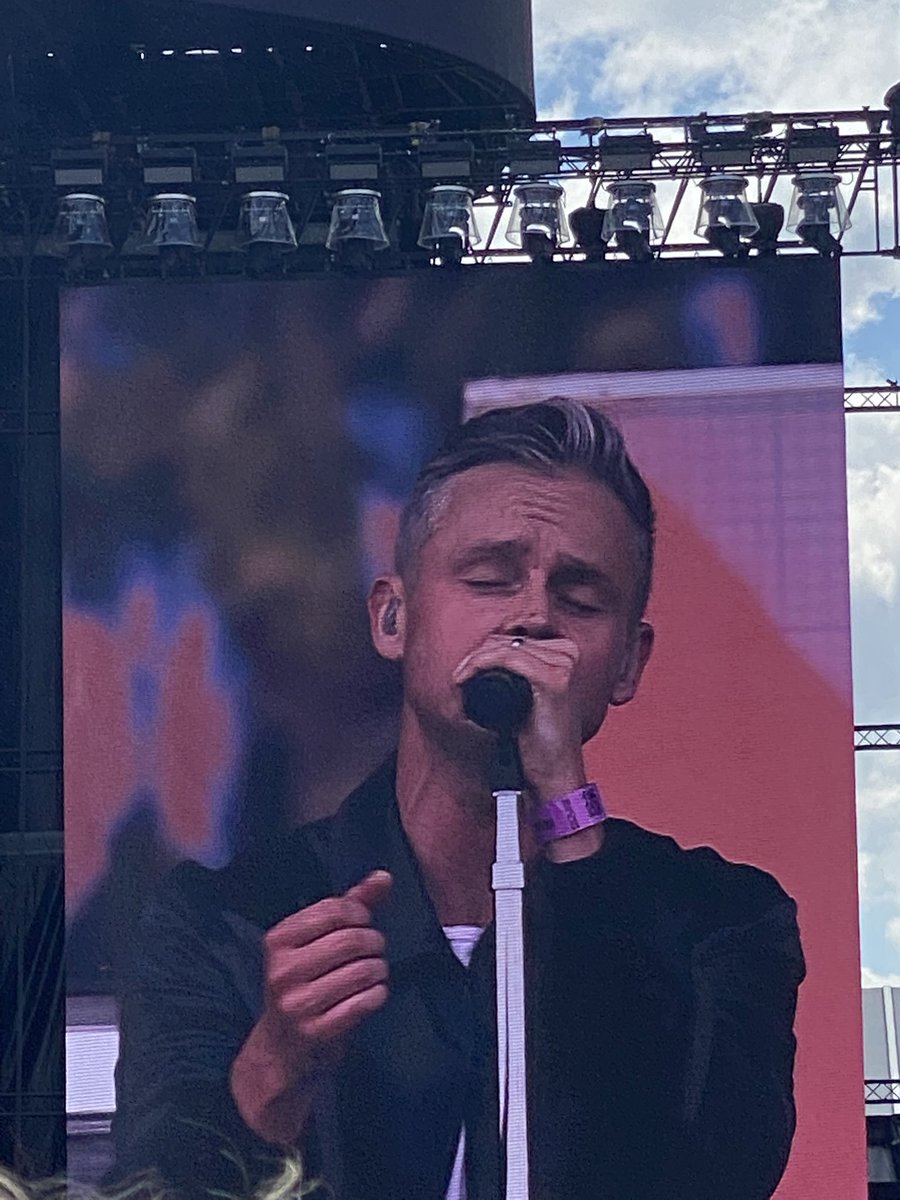Hadesxbt's tweet photo. Love the career switch @petervandeveire. #KEANE #RW2 https://t.co/O3F5bUWNzM