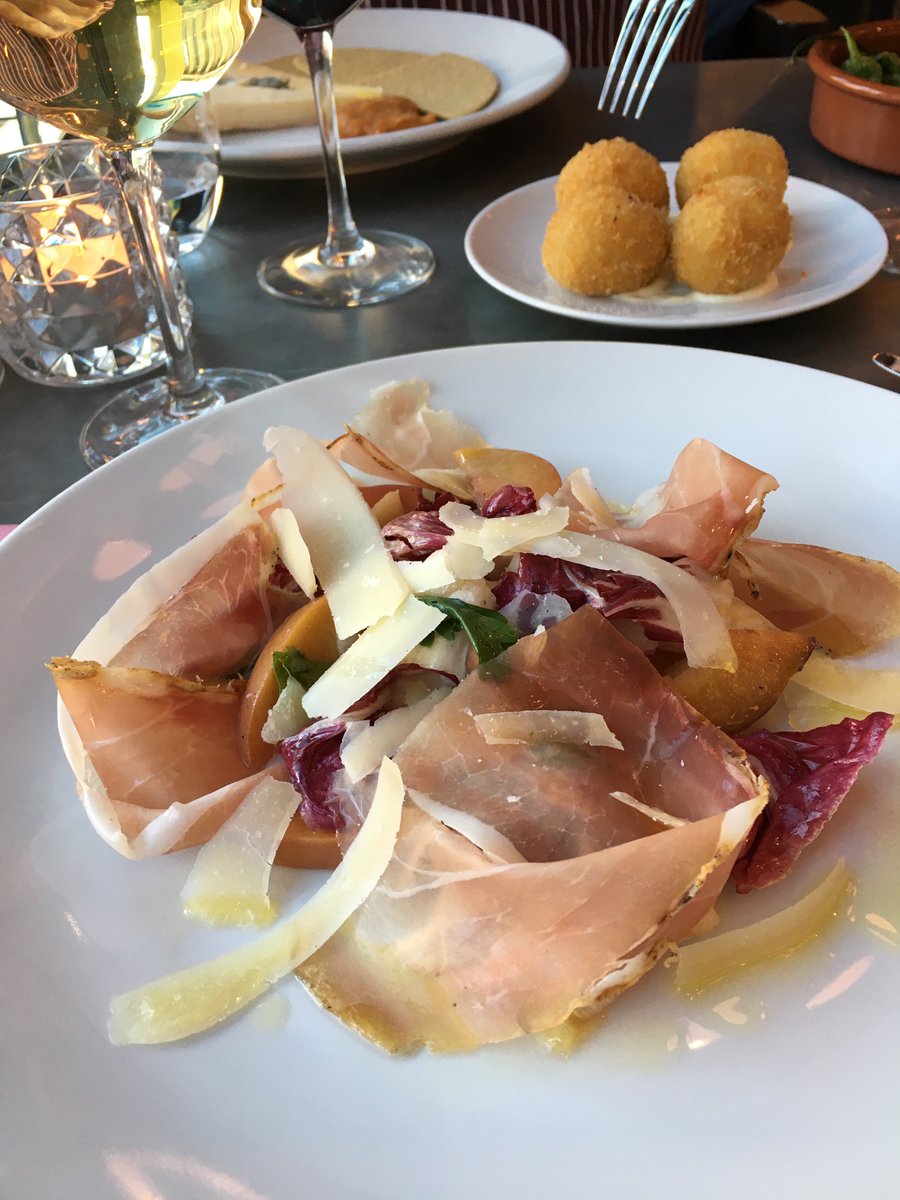 My contribution to this weeks #BrumHour includes the soft opening at <a href="/Vinoteca/">vinoteca djr</a> (with some more practice, it’ll be very good) and @The High Field Edgbaston (included a complementary bottle of birthday wine - and it was very good) <a href="/SKCwitter/">Stephen K. Chand</a> <a href="/PaulFulford/">Paul Fulford</a> <a href="/ChefWalker77/">Lewis Walker</a>