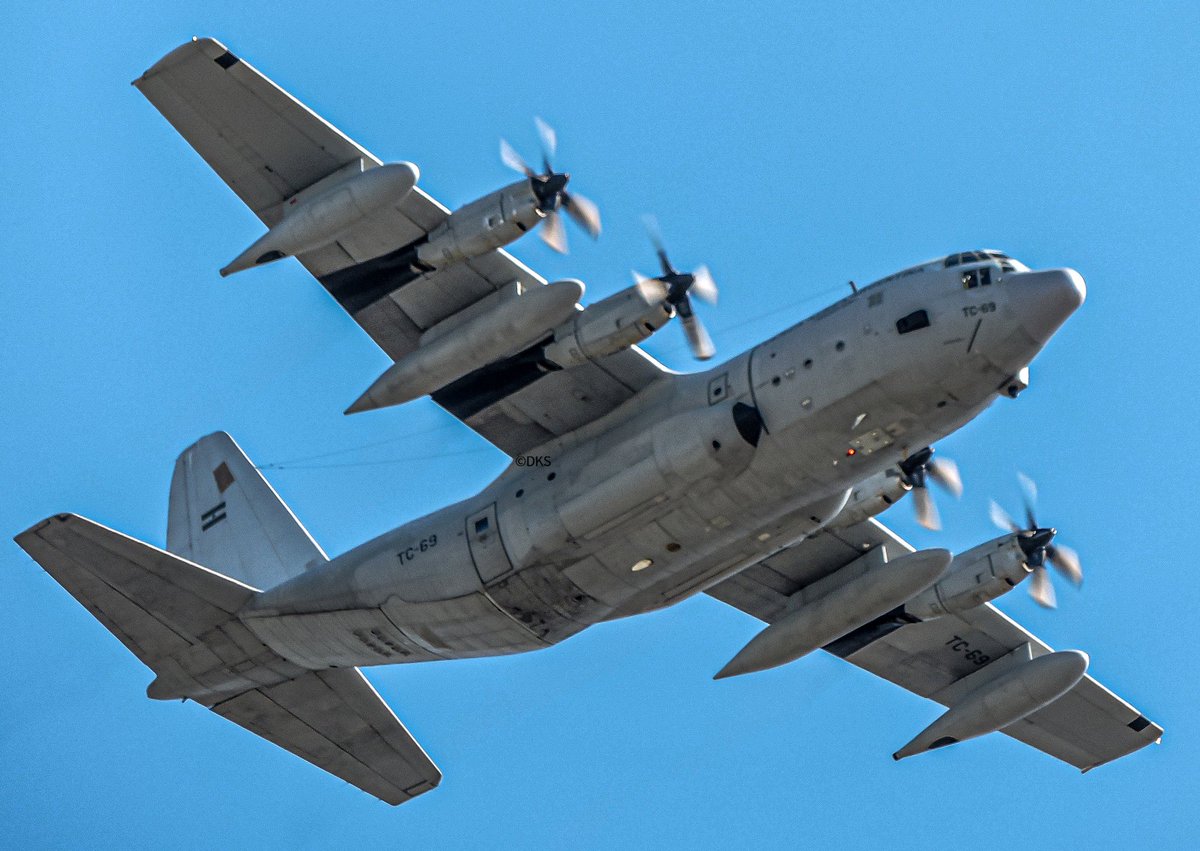 dk_spotter's tweet photo. La bestia🤩🇦🇷
#fuerzaaereaargentina #Hercules #Lockheedmartin #Argentina https://t.co/3mXV8UgByq