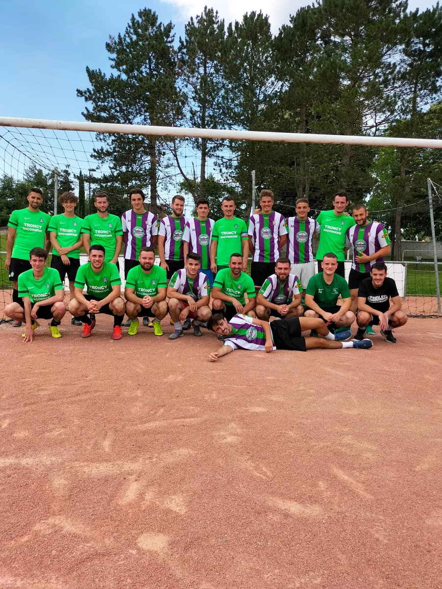 1er match de <a href="/Drink_Cup51/">DrinkCup</a> avec un magnifique soleil nos Jacques remportent le match 7-2 contre <a href="/AndouilleC/">Andouille Football Club</a> 🍺🌞
Nos buteur :
Richard ⚽⚽⚽
<a href="/colinblds/">Colin</a> ⚽
<a href="/EnzoPeyrard/">enzo42</a>  ⚽
<a href="/CorentinIV/">coco</a> ⚽
<a href="/rayjarod1/">JR🌹</a> ⚽