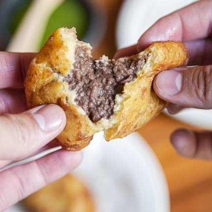 Este domingo no te quedes sin probar uno de nuestros antojitos más pedidos: ¡las empanadas de plátano!