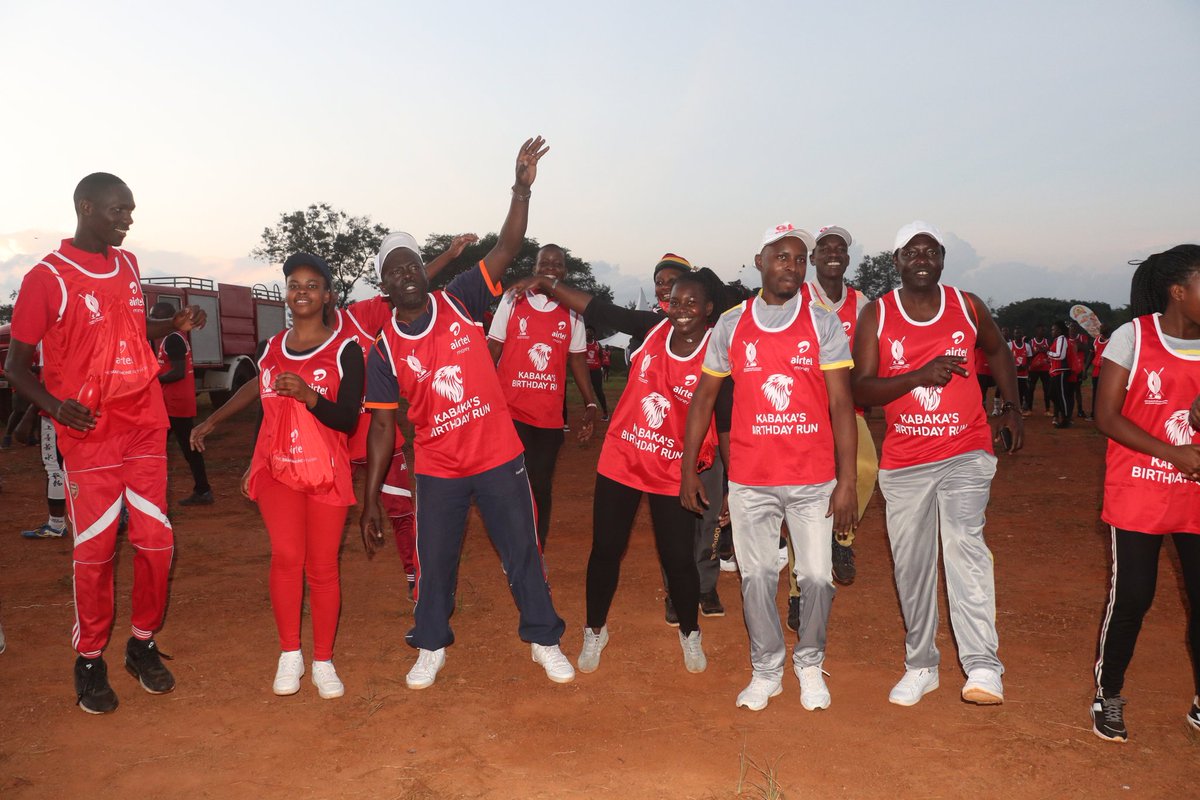 GombeJuniorSch's tweet photo. Thousands turn up for Kabaka's Birthday Run
Under the theme 
"Men against AID's and save the girl child"
In this also Gombe Junior school participated and supported 
#KabakaWange https://t.co/UUiowjk1vt