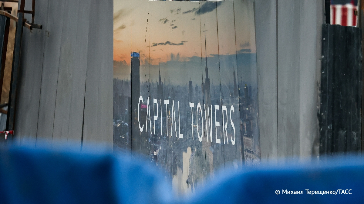 Пожар капитал тауэр. Покажи крушение эйфелевой башни. Эйфелева башня сгорела или нет 2024 год. Останкинская башня пожар 2022. Что внутри эйфелевой башни.