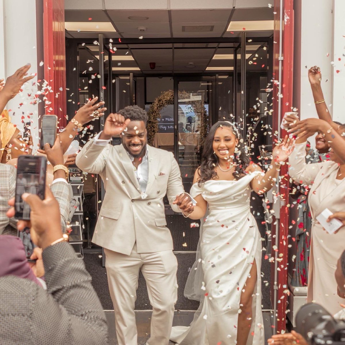 _Unknown_D_'s tweet image. Happy to be celebrating my wedding anniversary today! Please pray that I will share many more decades with my wonderful wife.