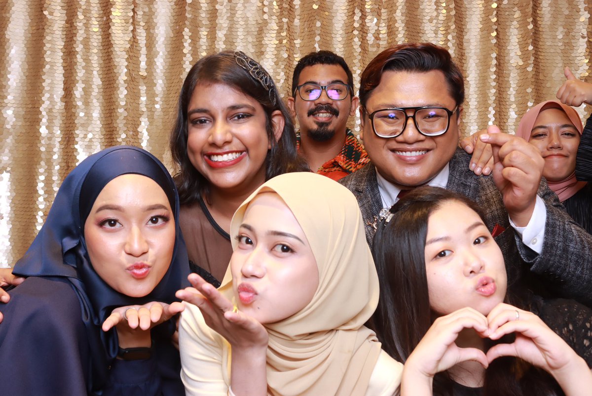 JeyamalarJoanna's tweet photo. My first company event, INFLUASIA Town Hall 2022 💗 I’m so proud of myself for preparing this event with an amazing team by my side #worldofbuzz #lobakmerah #noodou #buzzermy #inreallife #hollywoodglamour https://t.co/A7AlfIwTAO