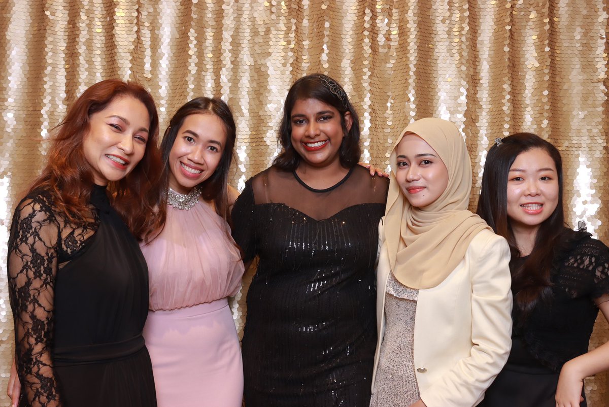 JeyamalarJoanna's tweet photo. My first company event, INFLUASIA Town Hall 2022 💗 I’m so proud of myself for preparing this event with an amazing team by my side #worldofbuzz #lobakmerah #noodou #buzzermy #inreallife #hollywoodglamour https://t.co/A7AlfIwTAO
