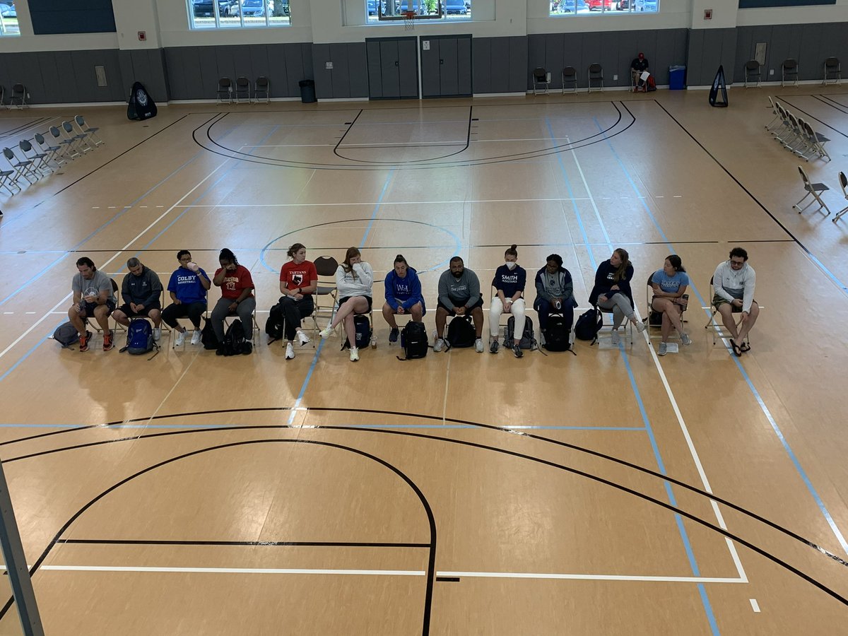 lebrun_devin's tweet photo. I had a great time at @AllAcademicGBB this week! Thank you to all the speakers and coaches for taking the time to be there! @SNHSaints https://t.co/UvZnLW2PEE