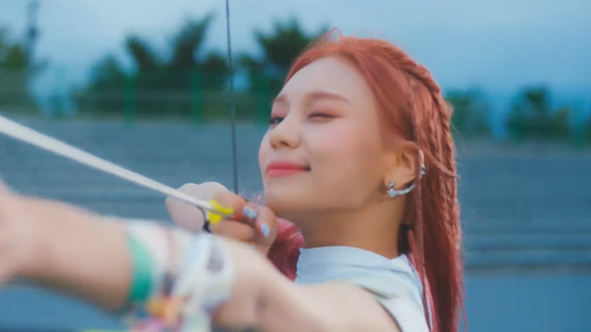umjiszone's tweet photo. ARCHER UMJI!!! 🏹💛 https://t.co/jjRCyQkNW7