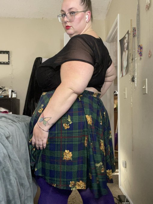 The fit from Friday night. What do we think? https://t.co/HISjuVFr74<a href="/tag/feet"class="tags"><span>#feet</span></a><a href="/tag/feetworship"class="tags"><span>#feetworship</span></a>