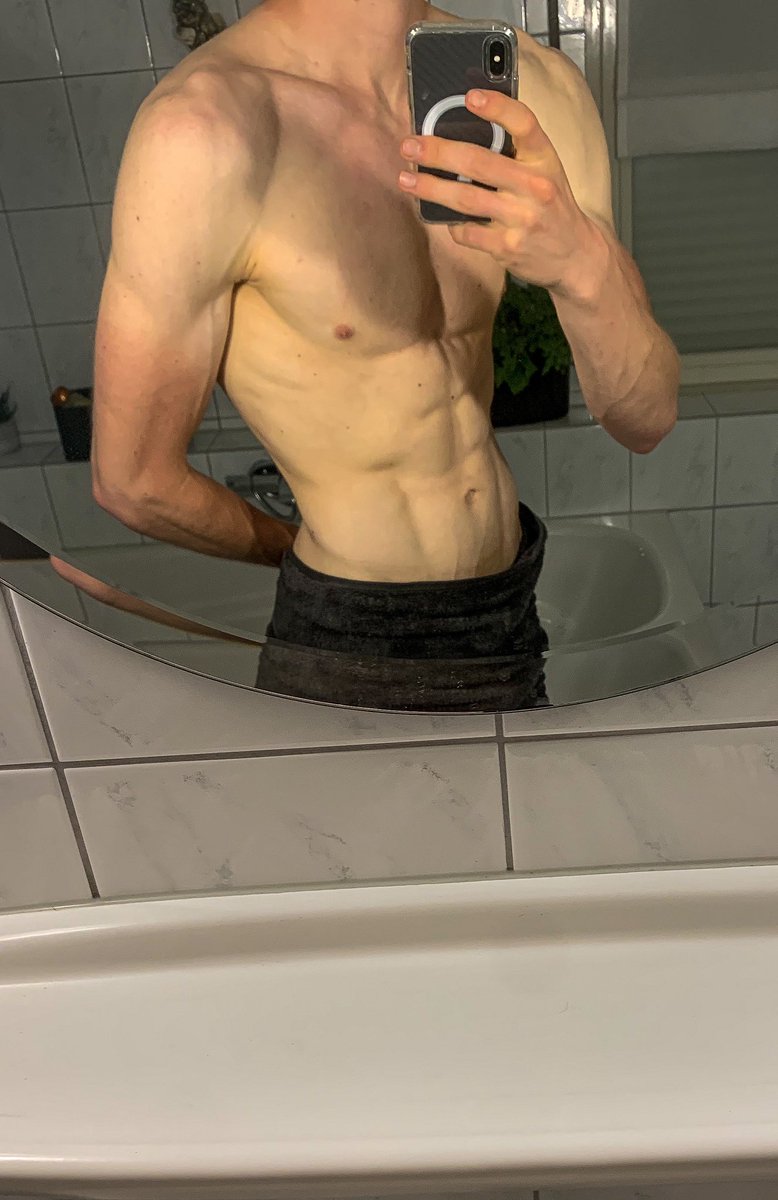 Iroorn_'s tweet photo. Fresh out of the shower #twitterfans #cosplaytwit
#twittertrend #onlyfansmodel
#fetish #followme #onlyfansworld #alternativegirl #explorepage #allnatural #modeloftheyear #bestthereis #feetlovers #feetfetishworld #gay #badandboujee #trendingonlyfans
#onlyfans #nofillers https://t.co/7ETOYlGrYg
