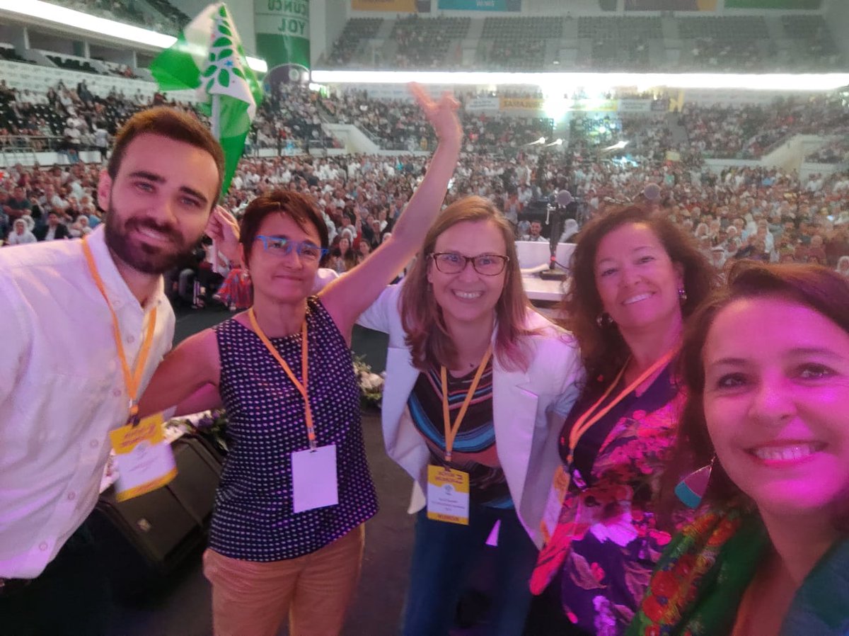 MeritxellSerret's tweet photo. Impressionant compartir la força del poble kurd al 5è Congrés de l'#HDP a Ankara.
25.000 persones demostrant resiliència i convicció democràtica, malgrat més de 6.000 represaliats i l'amenaça d'il·legalització del partit. 💪
Tota la solidaritat!
Visca la fraternitat dels pobles! https://t.co/S4G3pogCuU