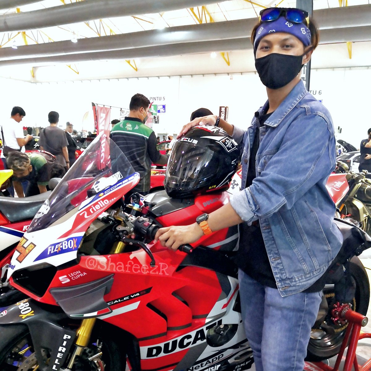 sh4f33zR's tweet photo. Setelah 2 tahun menanti, akhirnya Art of Speed Kembali Bersinar sekali lagi. Memang sangat puas hati. Semoga kita berjumpa lagi. 🙏
10th Anniversary Art of speed 2022
Maeps, Serdang
2 - 3 Julai 2022
#AOS2022 #shafeezrohmat #vlogtime #youtubechannel https://t.co/6323IIfG3P