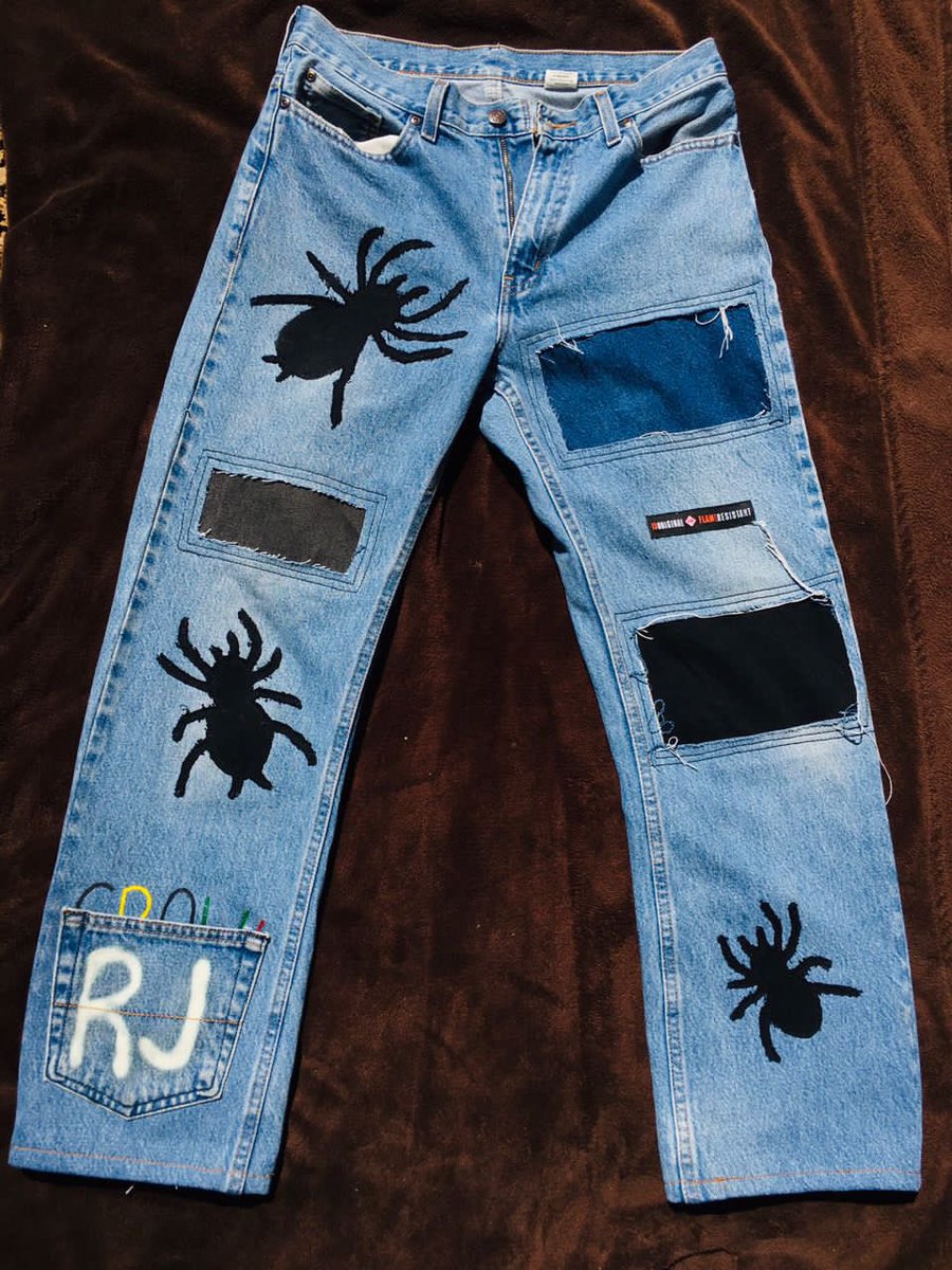 TinoMufud's tweet image. Lil bro @Richardmoyo18 makes these really cool jeans. Kindly retweet his next customer might be on your TL. 🔥🔥