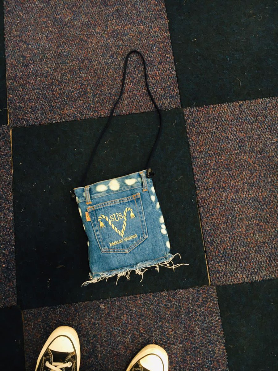 TinoMufud's tweet image. Lil bro @Richardmoyo18 makes these really cool jeans. Kindly retweet his next customer might be on your TL. 🔥🔥