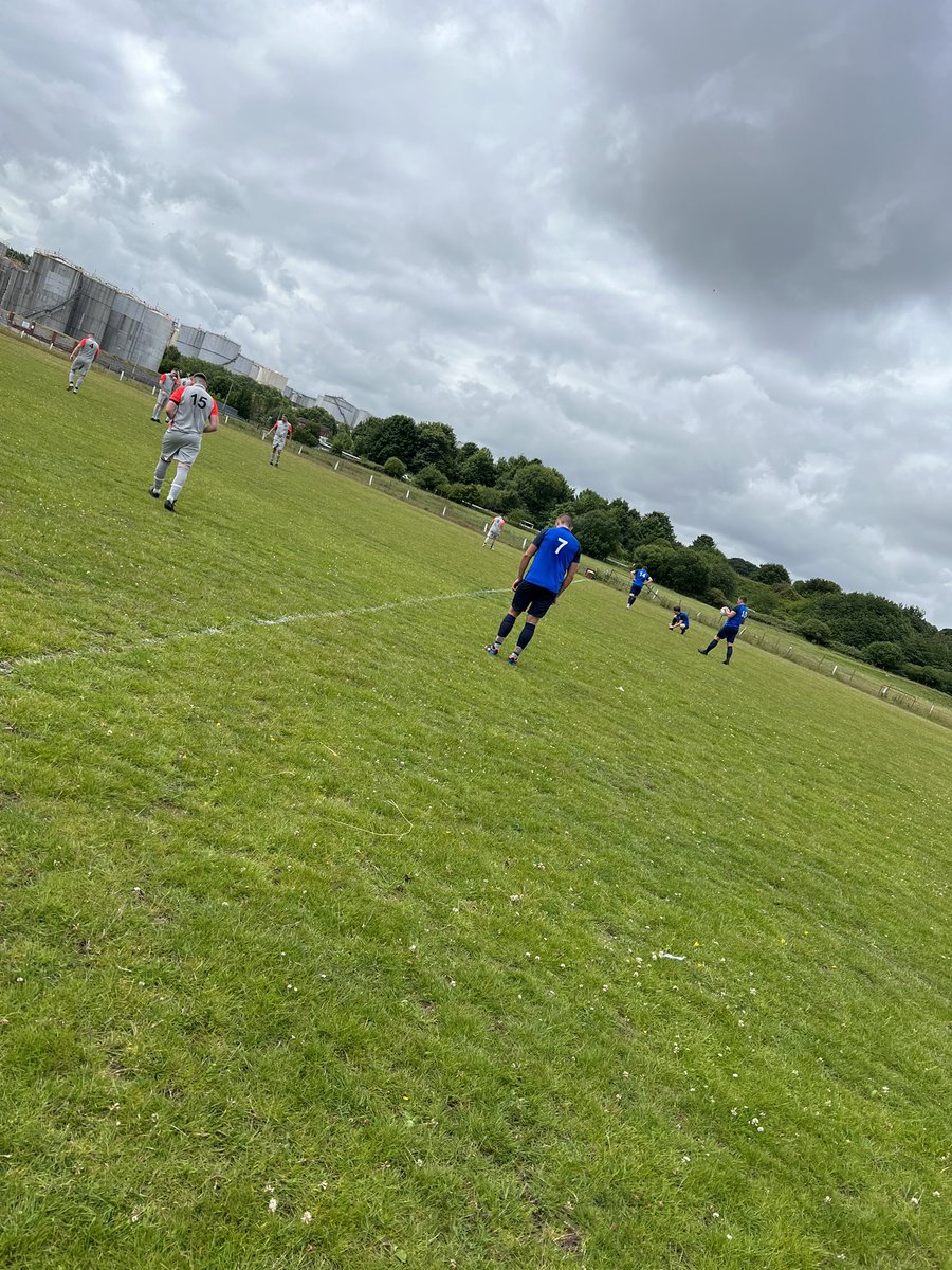 msc_eastham's tweet photo. Great game this morning and great to see both kits on the same field. 
24 lads available, 2 sides, 1 Team! #UTMSC 💪🏼💙 https://t.co/KPF6PQh8xG