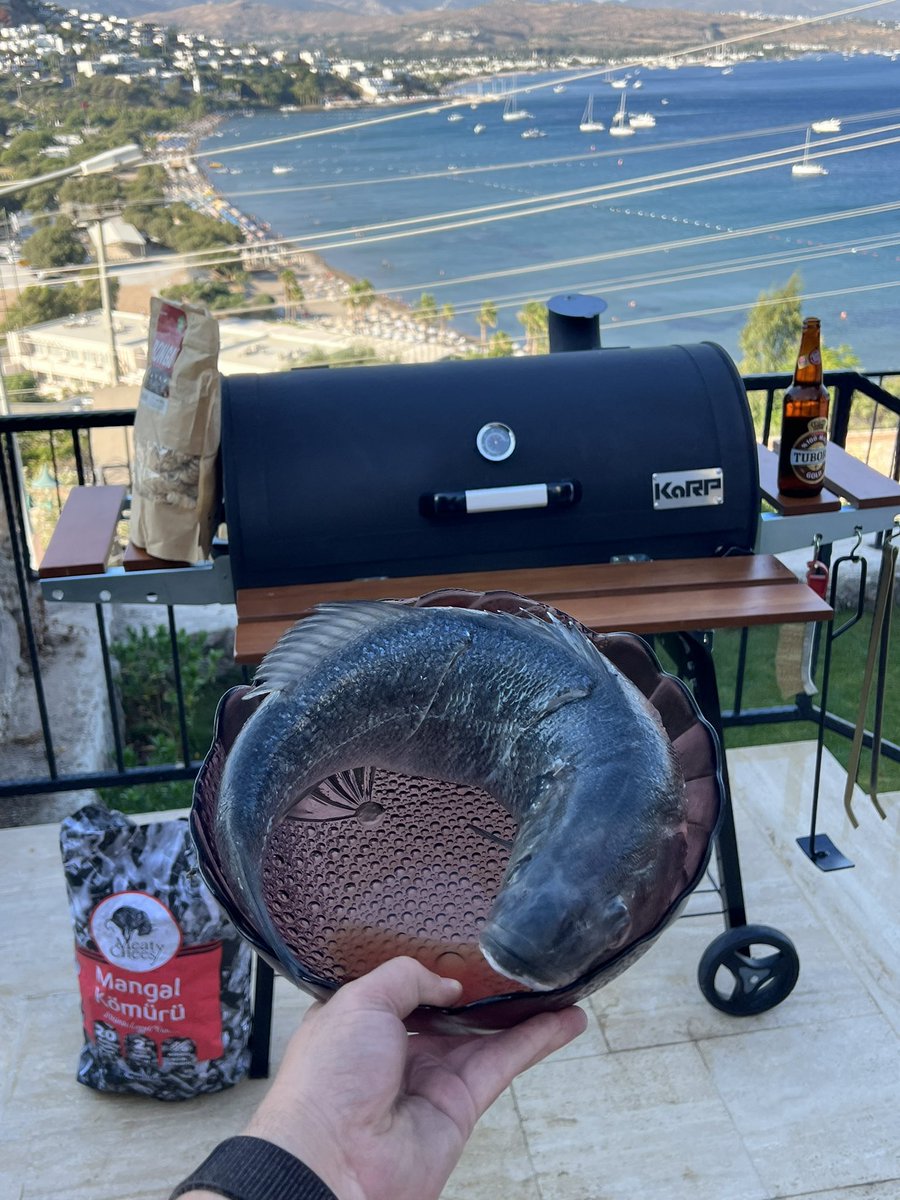 evrn_tan's tweet photo. [tr] O zaman ziyafet baslasin 🎣🍺 #Karp a tesekkurler bu mukemmel barbeku icin 💯👍🏻

[en] Let the feast begin 🎣🍺 Thanks to #Karp for this great barbeque 💯👍🏻

#SundayFunday #BarbequeTime #SeaBass #BeerTime https://t.co/BZwKEcTvZg