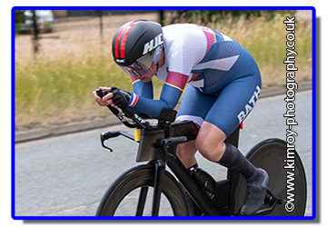 REPORT: Finsbury Park CC 50 (F2/50, Cambourne, Cambridgeshire):

Chris McNamara (Nuun-Sigma Sport) knocked over two minutes off his previous course record to win the Finsbury Park CC 50, while Kim Barfoot-Brace (Bath Cycling Club) was the women’s winner.

cyclingtimetrials.org.uk/race-report/23…