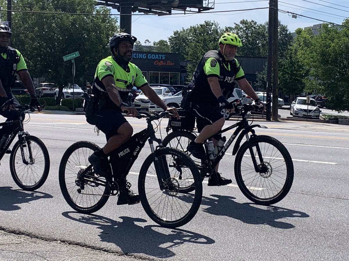 Neighbors4ATL's tweet image. I’ve seen them. I’ve seen them enough times to even be right beside them to snap photos of some of them.

Behold! @Atlanta_Police sighted right on Peachtree.. almost at Loudermilk Park, so SLAP BANG in the Village.

PS: #Buckhead is #NotAWarZone
#WeSaidNoToBuckheadCity