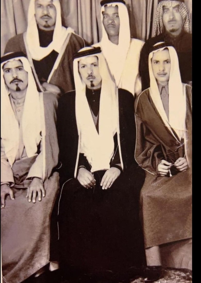 alsbah_anzh's tweet image. صورةنادرة تجمع الشيوخ من اليمين 
١-ثامر بن راكان بن بشير المرشد 
٢- طراد بن راكان بن بشير المرشد
٣- المندوب بن راكان بن بشير المرشد 
هذا الصورة تعود لعام ١٩٧٢م