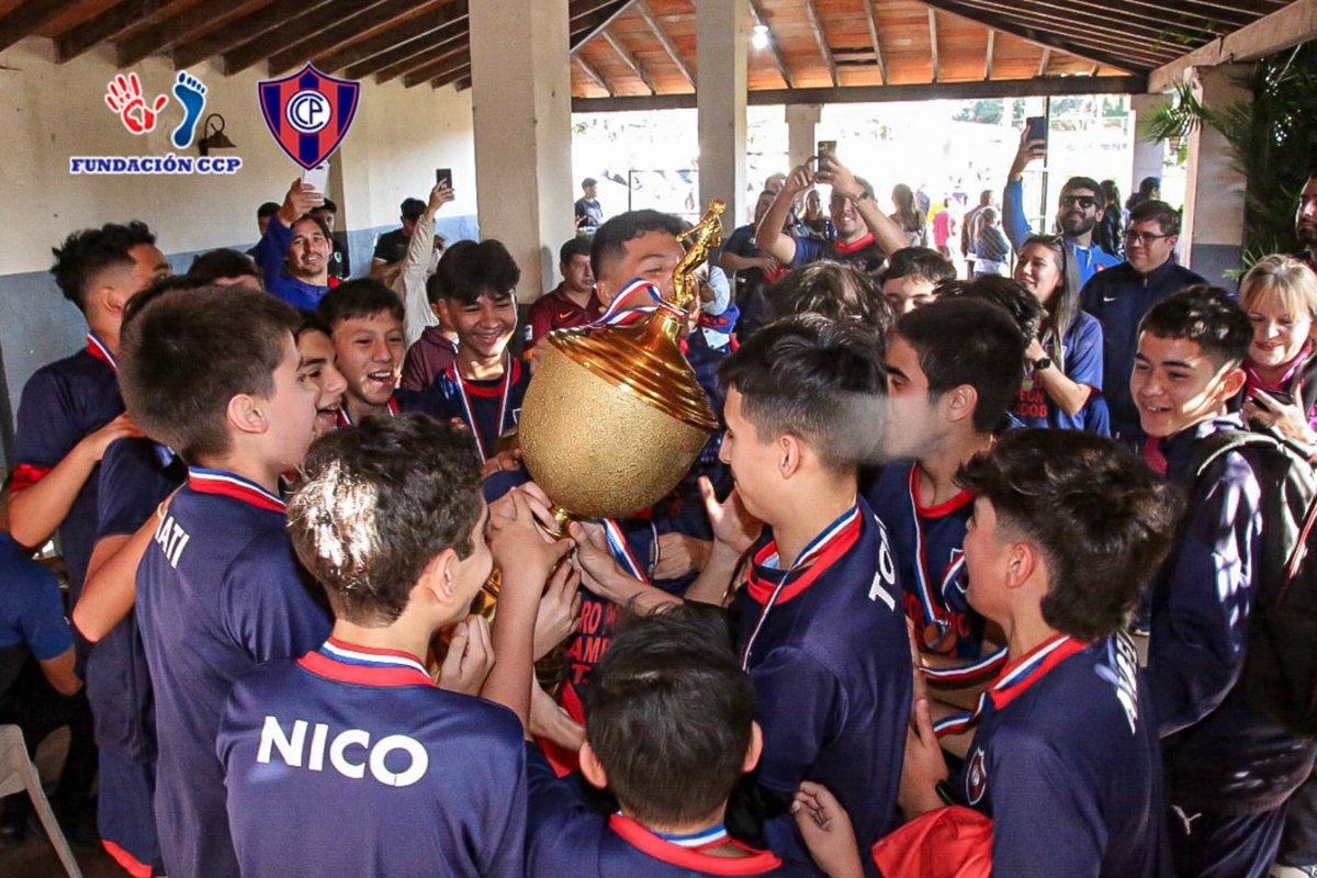FCCPoficial's tweet photo. ¡Otra conquista para #LaMejorCanteraDelPaís 💎! 

Somos Campeones 🥇🥳 también en la Sede FIPSA de nuestras Divisiones infantiles, en la categoría 2008 del Torneo Academia 🏆✅ 

#FundaciónCCP🔴🔵 https://t.co/9SM5pSq5fd