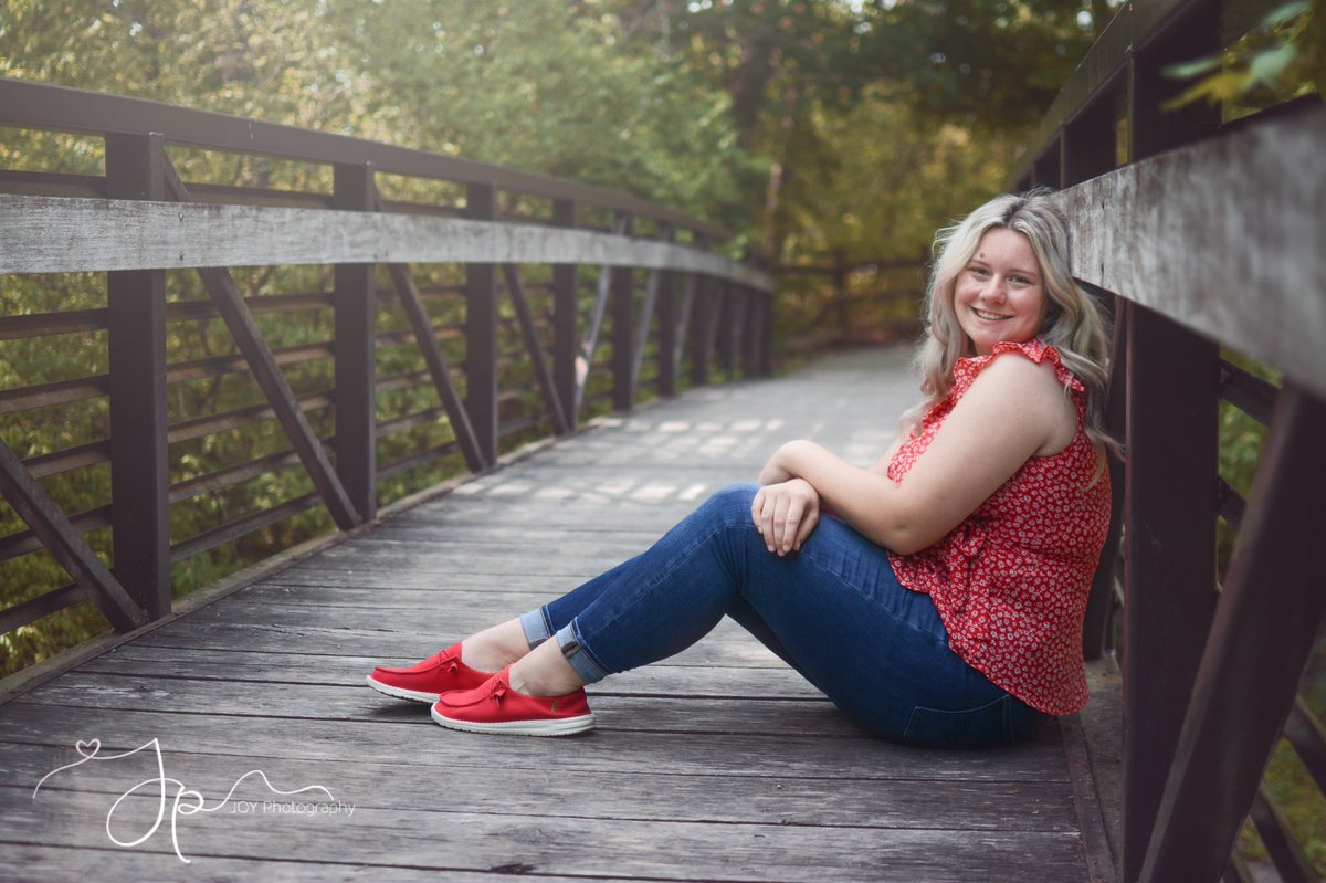 Looking for #seniorportraits in #michigan or #ohio?  I travel! #travelphotographer 
More states coming soon ❤️
#travelblogger #photographer #travellover