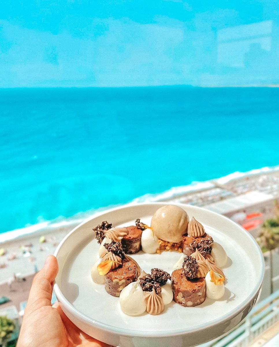 Couronne café chocolatée... ça vous tente ? 😍 
.
.
.
Chocolate coffee wreath... how about that? 😍 

#lemeridiennice #nicehotel #hotelnice #marriotthotels #nicetourisme