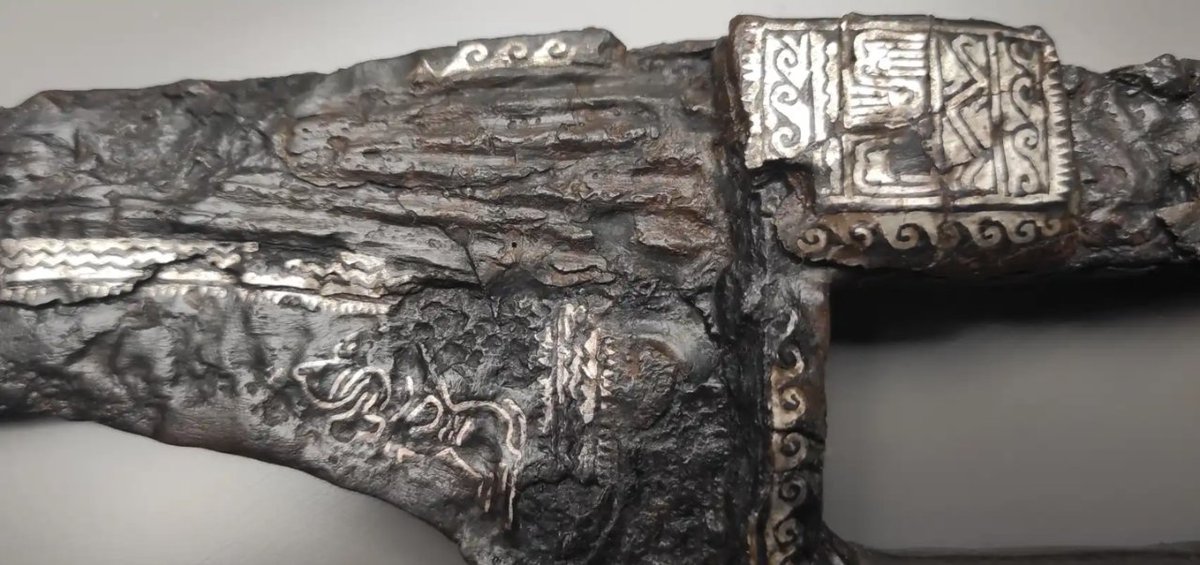 Falcata ibérica con una increíble decoración al detalle en nielado de plata, perteneciente a un joven aristócrata enterrado en la necrópolis de Alarcos, entre los siglos III y II a.C.
#tuitiberoaldía