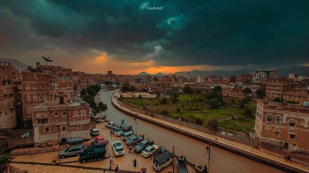 YEMEN_BT's tweet photo. اثبتت لنا امطار إن سائلة صنعاء هي أعظم مشروع في صنعاء حتى الأن ❤️

البعض يظن ان السائله تبدأ من حي الرئاسة الى المطار … بينما لو تم إستكمالها فسوف تكون من قاع القيضي حتى أرحب.

نتمنى إستكمالها وعمل حاجز مائي في احد أقطابها بدل ما تروح المياة هدر وينتهي بها المطاف بصحراء الجوف !؟ https://t.co/cfxuza1rnx