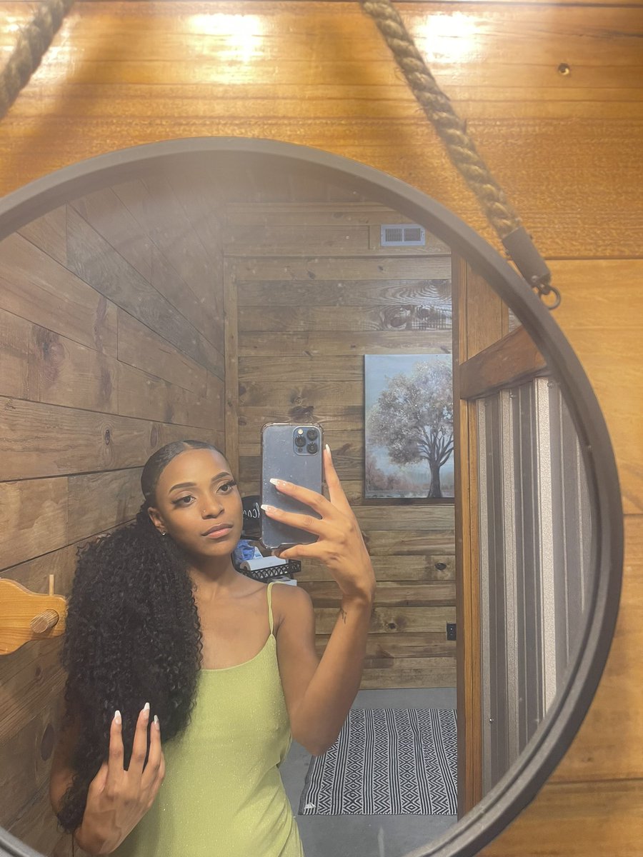 kaiabrean's tweet photo. never had to show off, just gotta show up 😘 https://t.co/BFNeOfYxzq