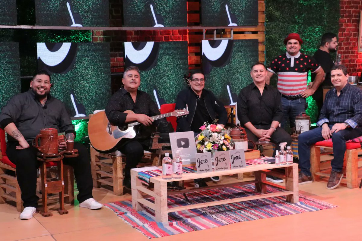 tererejerepy's tweet photo. Recibimos a Hugo Velázquez en #TerereJerePy 🎶👏🏻

#NosVemos en @Telefuturo o https://t.co/ZAeEHg7S5T https://t.co/jv3MQBb11D
