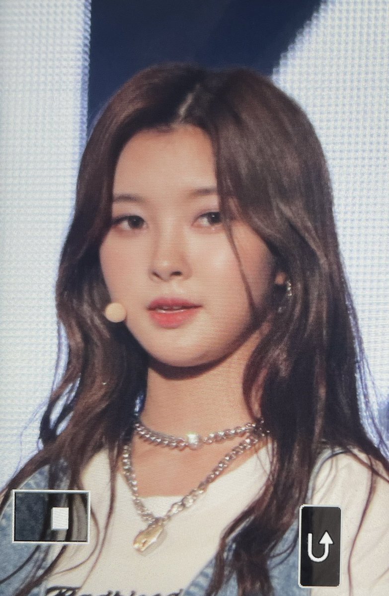 aaannn0_'s tweet photo. 220703 유니콘 pre

#김다연 #DAYEON #Kep1er #케플러 https://t.co/bZNKQ6SHzK