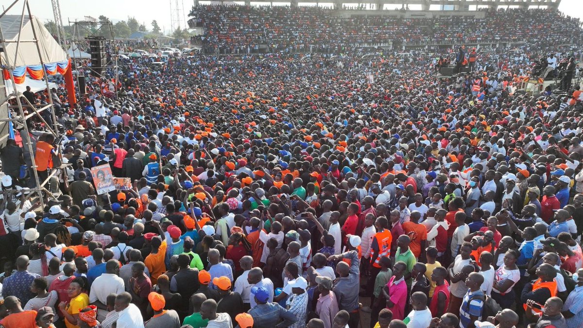OmwandhoVickery's tweet photo. Baba in Homabay County #AzimioInHomaBay https://t.co/wnOLEfWzst