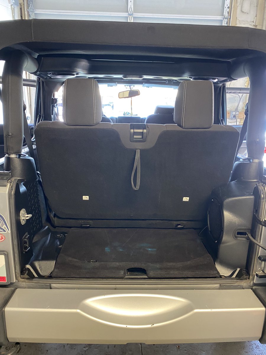 KbKhaleel's tweet photo. Nice interior clean on a two door Jeep. Make sure to hit me for best clean in town !!! https://t.co/PXSwWZaJ07