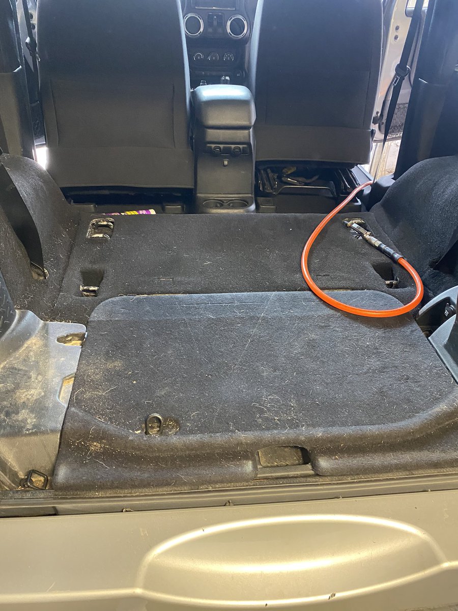 KbKhaleel's tweet photo. Nice interior clean on a two door Jeep. Make sure to hit me for best clean in town !!! https://t.co/PXSwWZaJ07