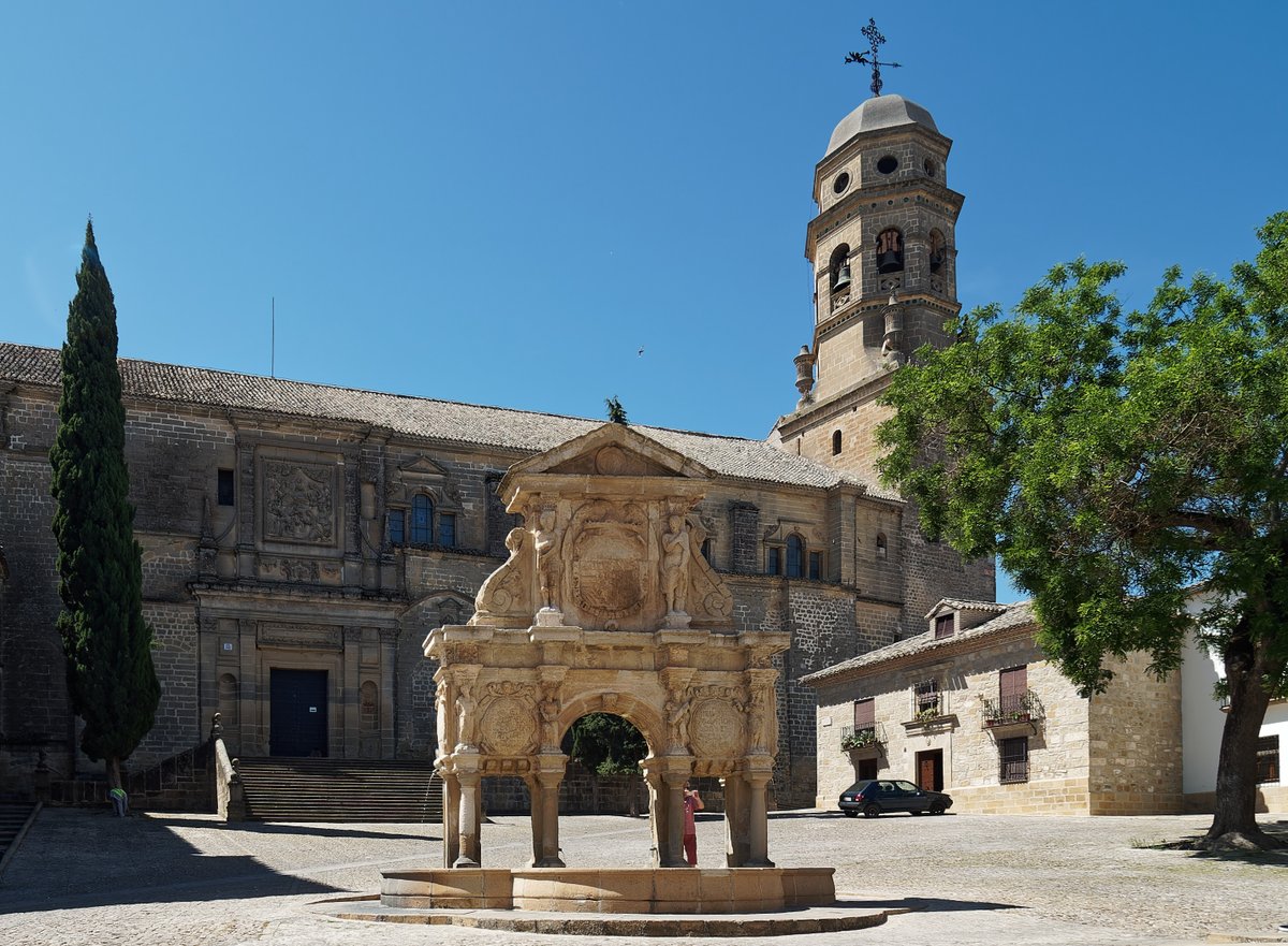victoriamolcc's tweet photo. Hoy se cumplen 19 años desde que la UNESCO declaró a Úbeda y Baeza como ciudades Patrimonio de la Humanidad “por los valores excepcionales de su patrimonio artístico renacentista (...) y su proyección cultural que trasciende al resto de España e Iberoamérica”. 🏦 https://t.co/TXp23c57aO
