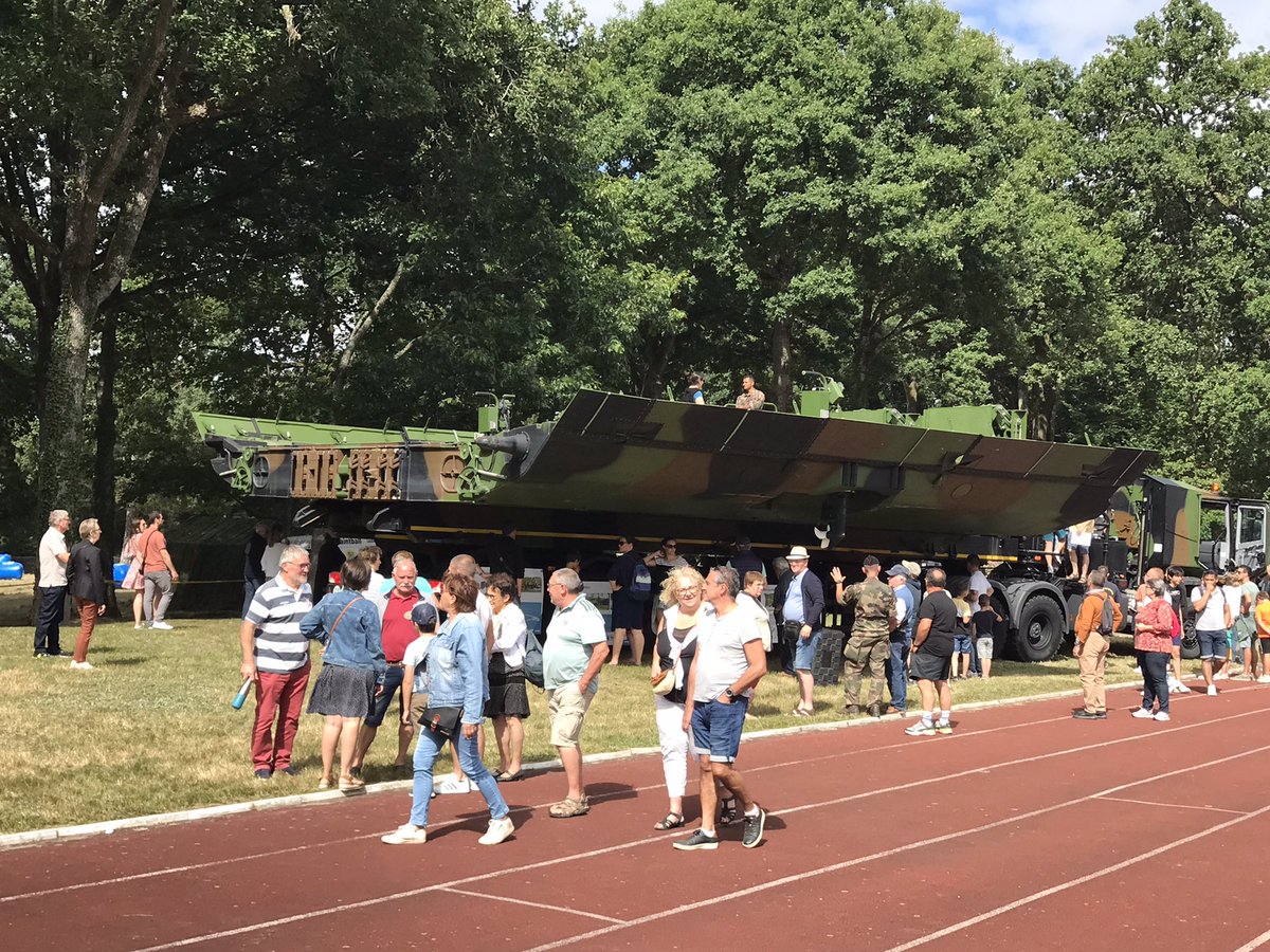 PSimonOF's tweet image. Gros succès du #pont flottant motorisé (#PFM) venu du #6eRG d’#Angers pour les portes ouvertes du @11e_RAMa @ouestfrance35 @CDC_11eRAMa @9_BIMa_AdT @Edegrandmaison @PatrikSteiger