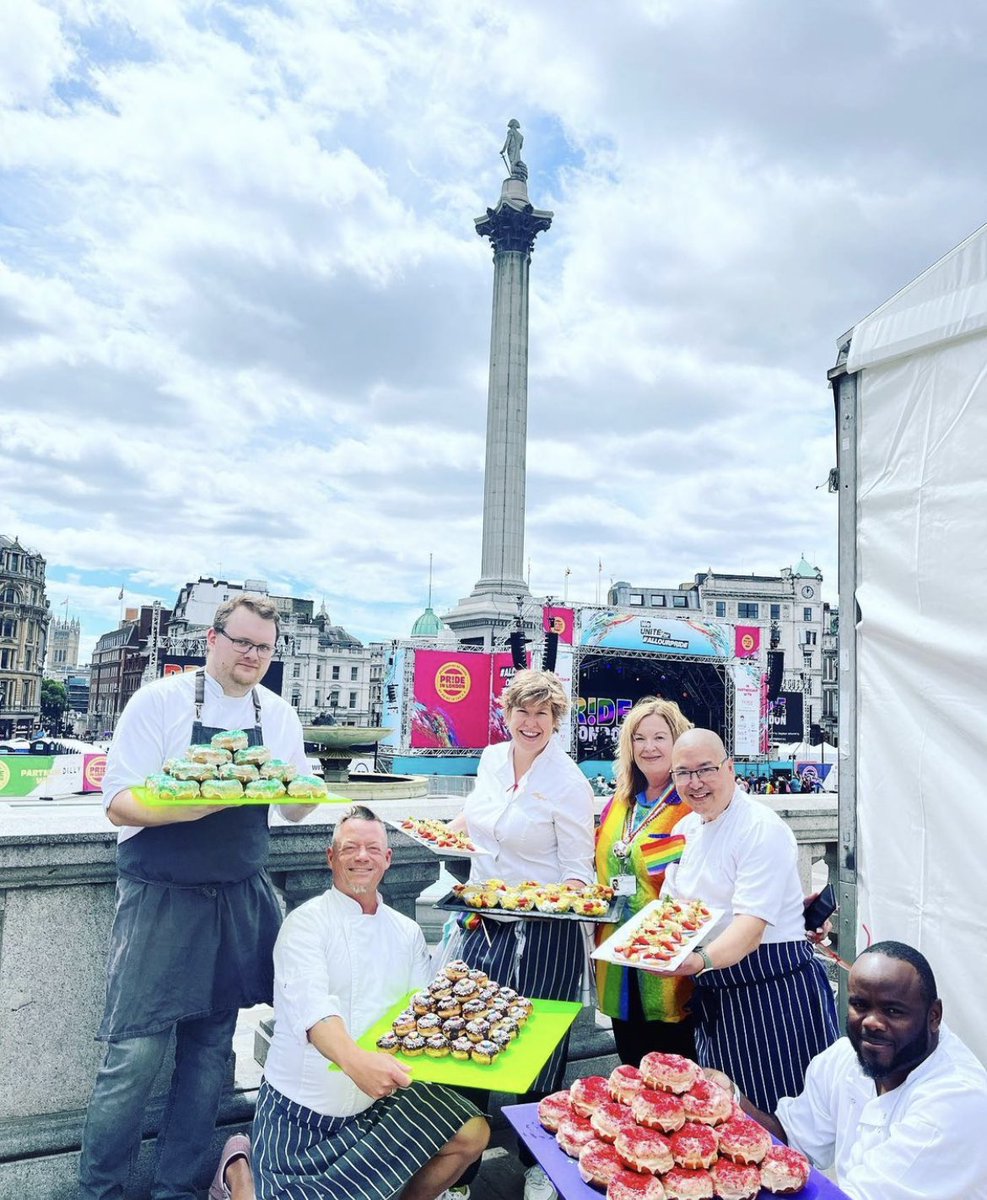 Rest_Associates's tweet photo. Our Pride in Food team enjoyed a wonderful @PrideInLondon catering for the VIP #hospitality enclosure in Trafalgar Square. @AllegraMcEvedy &amp; our talented chefs created a range of plant based and rainbow 🌈 inspired dishes for guests to enjoy throughout the event. https://t.co/kfZsib6s9L