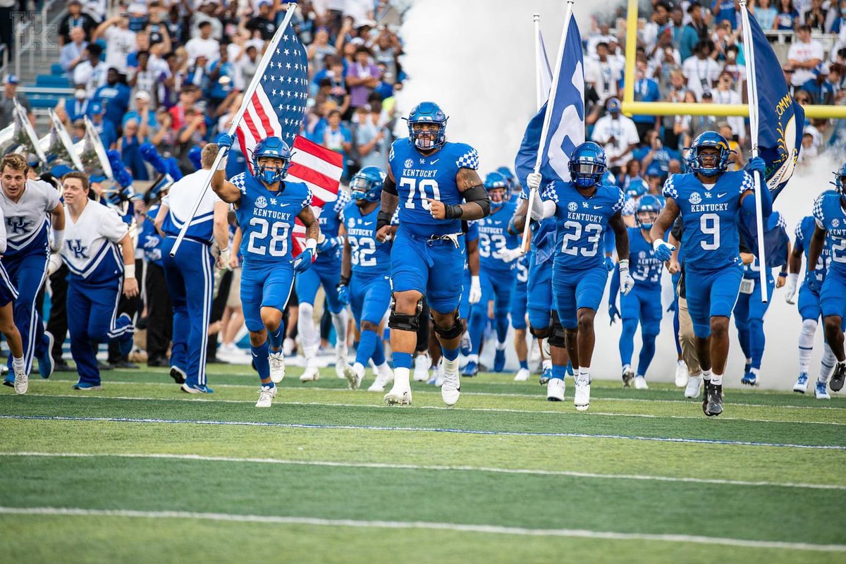 Nate Roberts (@nateroberts2025) on Twitter photo I am blessed and honored to receive an offer to play for the University of Kentucky! <a href="/vincemarrow/">CoachMarrow</a> <a href="/UKCoachStoops/">Mark Stoops</a> <a href="/UKFootball/">Kentucky Football</a> #BBN I am blessed and honored to receive an offer to play for the University of Kentucky! <a href="/vincemarrow/">CoachMarrow</a> <a href="/UKCoachStoops/">Mark Stoops</a> <a href="/UKFootball/">Kentucky Football</a> #BBN