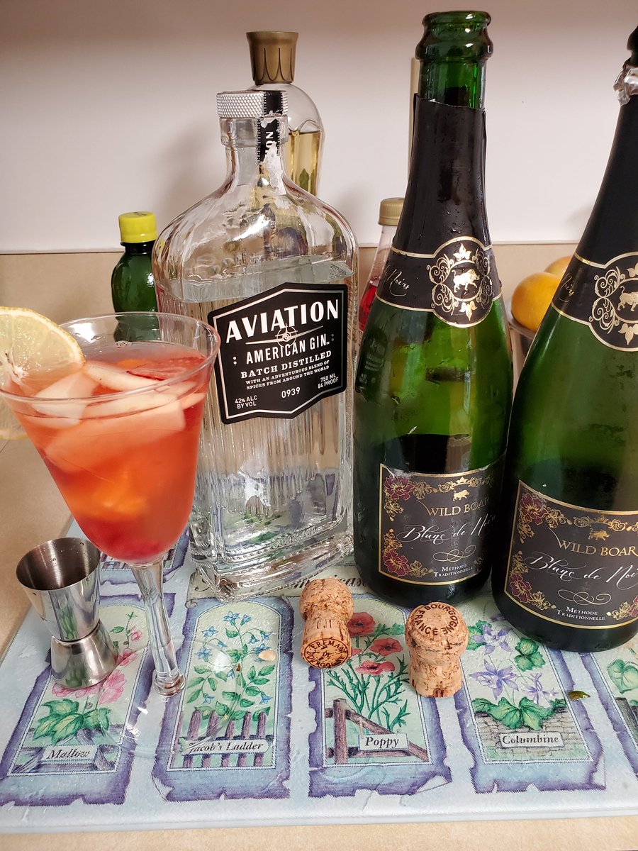 Sparkling sangria with <a href="/AviationGin/">Aviation American Gin ✈️🍸</a> and <a href="/StoneTowerWine/">Stone Tower Winery</a>. The sparkling wine is delicious and the gin is even better.  #Happy4thOfJulyWeekend