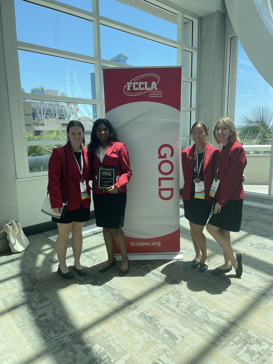 #FCCLANLC STAR Event ⭐️ Recognition today!  FHN FCCLA brought home 4 gold medals! 🥇I am extremely proud of the effort, time, and energy these young ladies put into their projects! #mofccla #nationalfccla #fcclanlc #fcsteacher #fhncommunity
