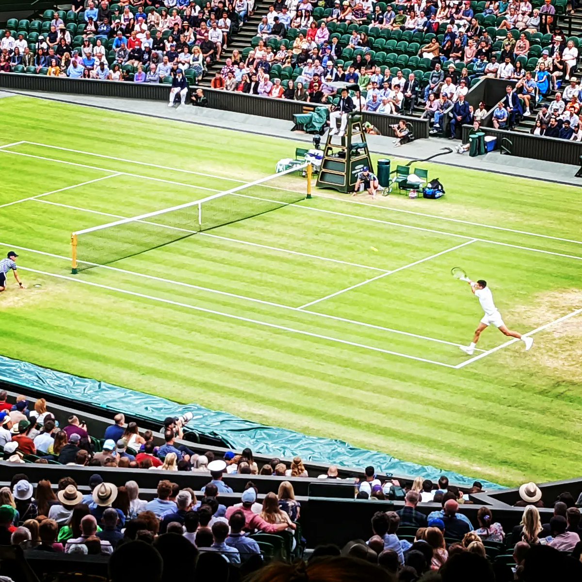 urbanparksgirl's tweet photo. Always a fun time being amongst the #urbangreenspace in #sw19 in early July. Bonus fun seeing all the greats for #CentreCourt100. #middlesunday @Wimbledon @AELTCGroundsman https://t.co/DTDZb9bB1J