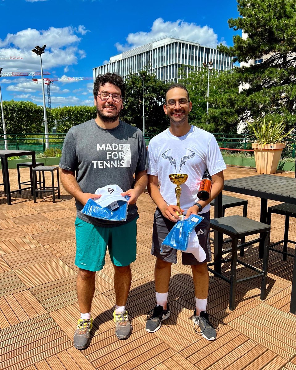 CourbevoieST's tweet photo. Clap de fin pour les tournois adultes cette saison avec la victoire d’Ayoub Dabbarhi (15/4) au très convivial TMC interne 3ème série ! 🥇

Belle semaine avec les 24 participants, mention spéciale au vainqueur, perfs à 15/3, 15/2, après celles à 15/2, 15/1 à l’interne de juin 👏 https://t.co/ClRy1OIT9g